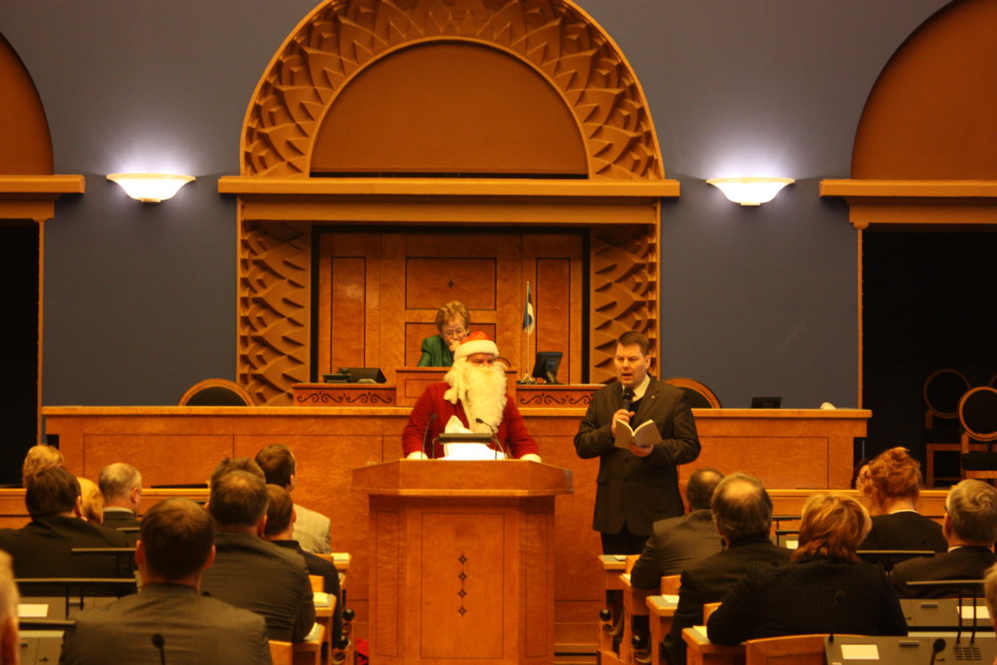 Jõuluvana Riigikogus 